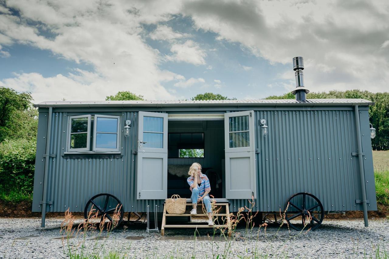 Blatchford Briar - Award Winning Private Shephards Huts With Their Own Secluded Hot Tubs Milton Abbot Zewnętrze zdjęcie